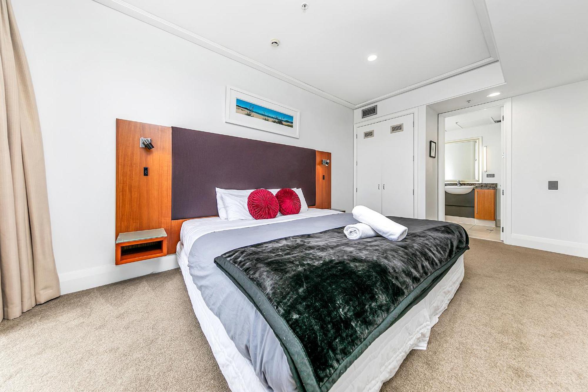Sophisticated Spacious Apt W Stunning Harbour View Окленд Экстерьер фото